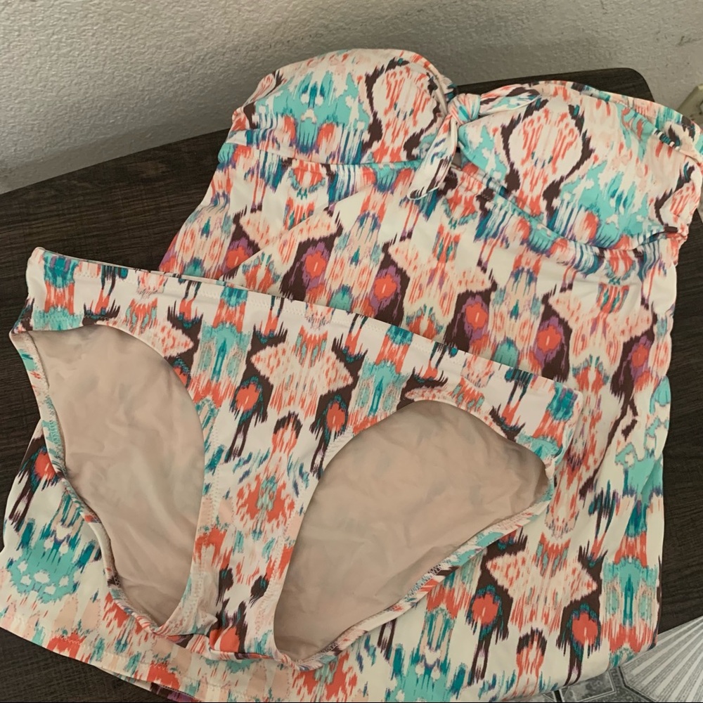 A Pea in the Pod tankini ikat print front knot maternity Medium
